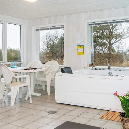 12 Person In Holiday home *