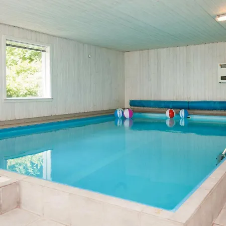 12 Person In Holiday home *